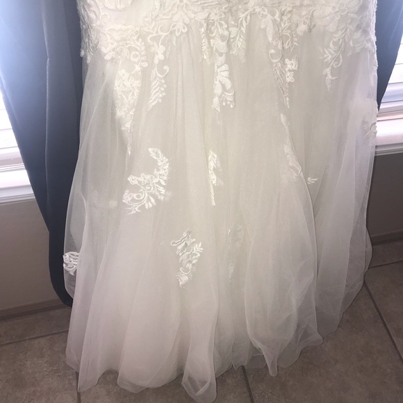 Beautiful Gown! - Picture 4 of 6